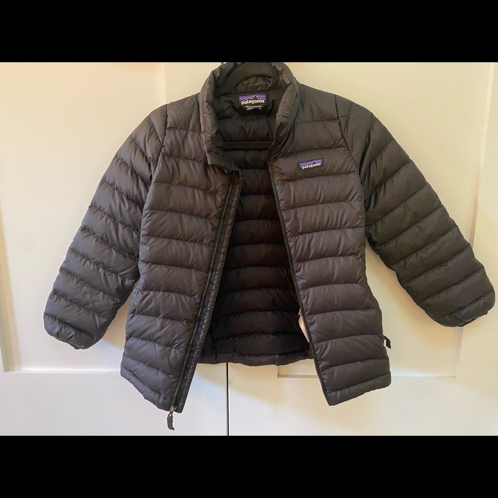 Patagonia kids size medium (10) black down sweater jacket